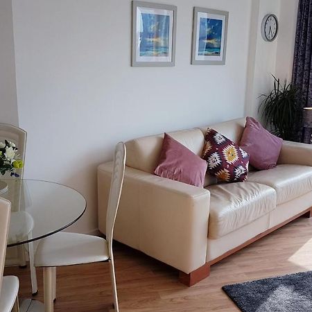 Marco Island -Spacious City Centre 2 Bedroom Apartment นอตติงแฮม ภายนอก รูปภาพ