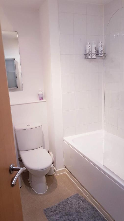 Marco Island -Spacious City Centre 2 Bedroom Apartment นอตติงแฮม ภายนอก รูปภาพ