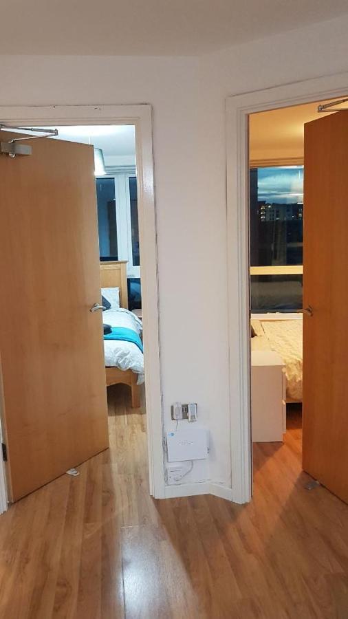 Marco Island -Spacious City Centre 2 Bedroom Apartment นอตติงแฮม ภายนอก รูปภาพ