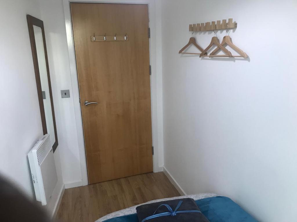 Marco Island -Spacious City Centre 2 Bedroom Apartment นอตติงแฮม ภายนอก รูปภาพ